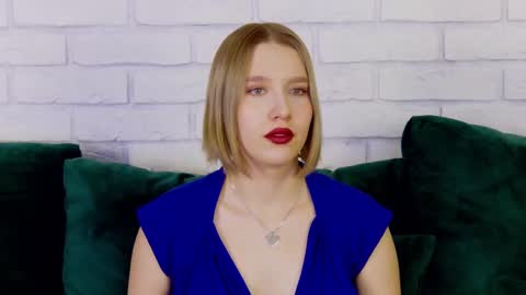 Snapshot of lililinn chatting on 02.15.25 LiliLinn online show from 02.15.25