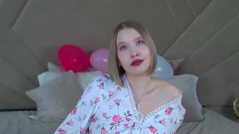 Snapshot of lililinn chatting on 02.17.25 LiliLinn online show from 02.17.25