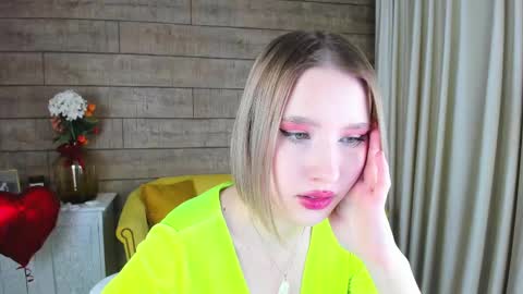 Snapshot of lililinn chatting on 02.19.25 LiliLinn online show from 02.19.25