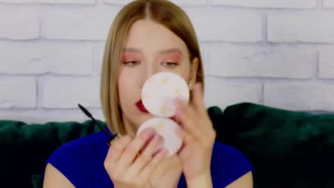 Snapshot of lililinn chatting on 02.24.25 LiliLinn online show from 02.24.25