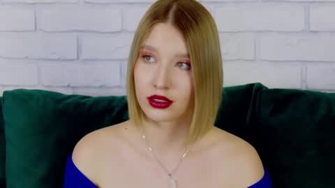 Snapshot of lililinn chatting on 02.24.25 LiliLinn online show from 02.24.25