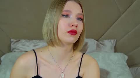 Snapshot of lililinn chatting on 02.25.25 LiliLinn online show from 02.25.25