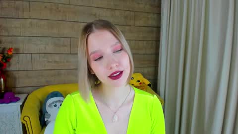 Snapshot of lililinn chatting on 02.26.25 LiliLinn online show from 02.26.25