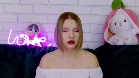 Snapshot of lililinn chatting on 03.04.25 LiliLinn online show from 03.04.25