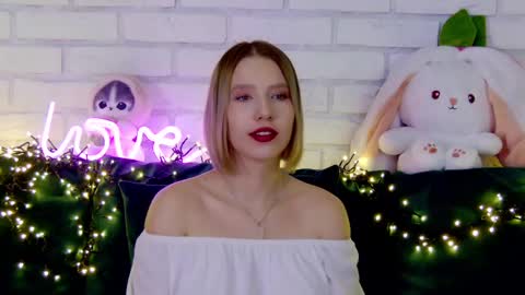 Snapshot of lililinn chatting on 03.04.25 LiliLinn online show from 03.04.25