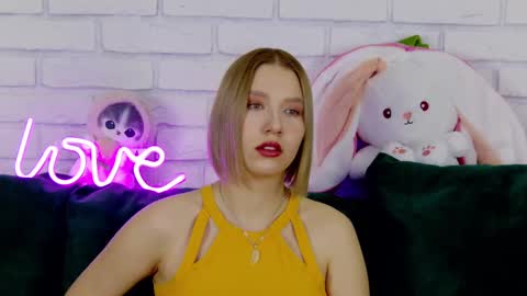 Snapshot of lililinn chatting on 03.05.25 LiliLinn online show from 03.05.25