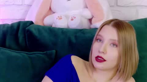 Snapshot of lililinn chatting on 03.07.25 LiliLinn online show from 03.07.25