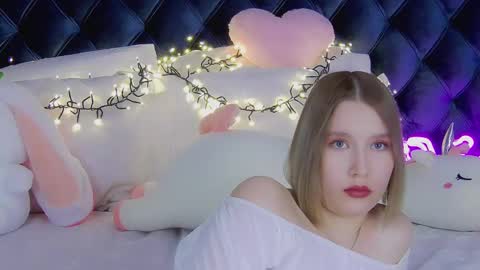 Snapshot of lililinn chatting on 03.08.25 LiliLinn online show from 03.08.25