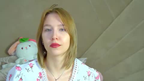 Snapshot of lililinn chatting on 09.17.25 LiliLinn online show from 09.17.25