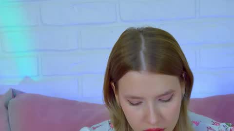 Snapshot of lililinn chatting on 10.09.25 LiliLinn online show from 10.09.25