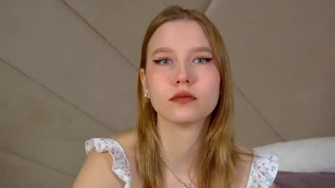 Snapshot of lililinn chatting on 06.19.26 LiliLinn online show from 06.19.26