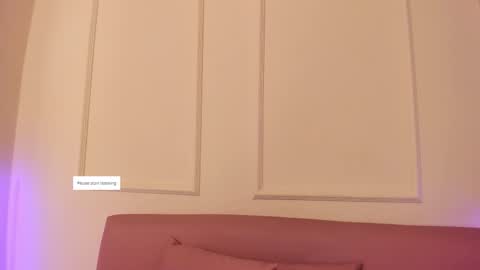 Snapshot of lilily_lv chatting on 12.17.25 Lilly online show from 12.17.25