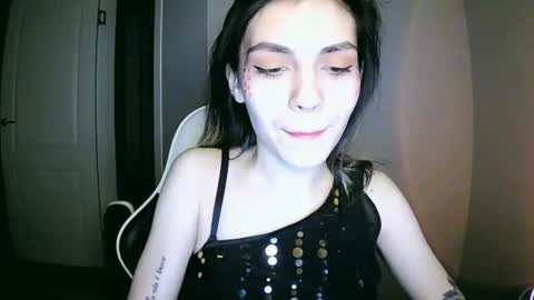 Snapshot of lilirose_x chatting on 12.25.24 lilirose online show from 12.25.24