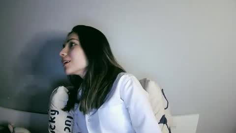 Snapshot of lilirose_x chatting on 02.14.25 lilirose online show from 02.14.25