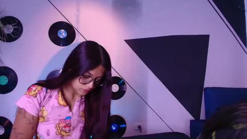 Lilith and Khloe  online show from 03.17.26