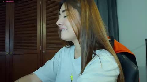 Snapshot of lilith_cruzz chatting on 11.30.25 Lilith online show from 11.30.25