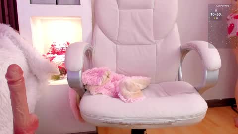 Lilith Gray online show from 02.21.25