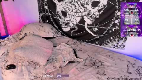 Snapshot of lilith_jovovich chatting on 12.28.24              online show from 12.28.24