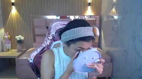 Snapshot of lilith_petit_sub chatting on 02.15.25 Lilith  online show from 02.15.25