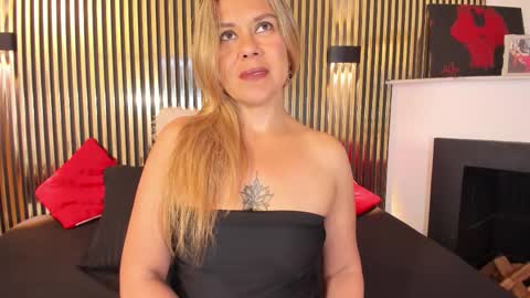 Snapshot of lilithbonnet chatting on 10.05.25 online show from 10.05.25