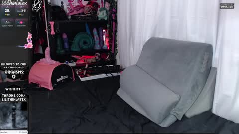 Snapshot of lilithinlatex chatting on 01.05.25 Slave Lilith and Master Metatron online show from 01.05.25