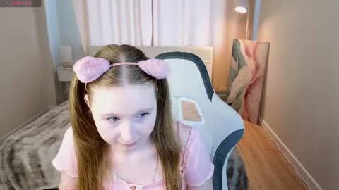 Snapshot of lilitiny chatting on 06.25.26 Lili Tiny GMT2 3-10AM MonTueWedThuSat online show from 06.25.26