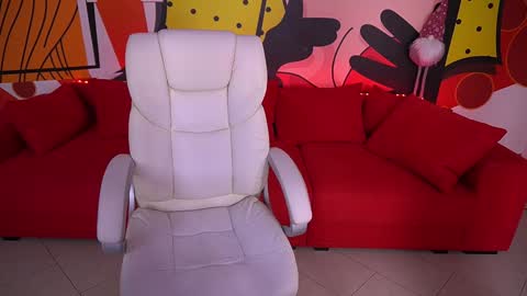 Snapshot of liliyamoon chatting on 12.27.24 Liliya online show from 12.27.24