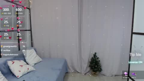 Snapshot of lillian_clark7 chatting on 01.13.25 Lillian online show from 01.13.25