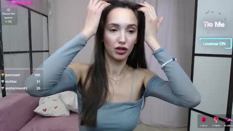 Snapshot of lillian_clark7 chatting on 02.05.25 Lillian online show from 02.05.25