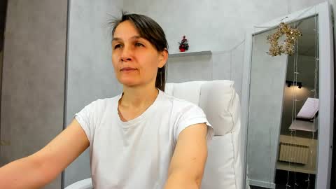 Snapshot of lillian_white1 chatting on 01.09.25 lillian_white1 online show from 01.09.25