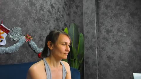 Snapshot of lillian_white1 chatting on 01.16.25 lillian_white1 online show from 01.16.25