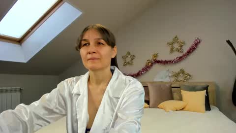 Snapshot of lillian_white1 chatting on 01.17.25 lillian_white1 online show from 01.17.25