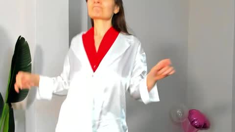 Snapshot of lillian_white1 chatting on 02.02.25 lillian_white1 online show from 02.02.25