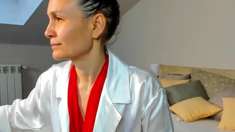 Snapshot of lillian_white1 chatting on 02.02.25 lillian_white1 online show from 02.02.25