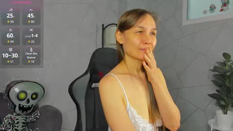 Snapshot of lillian_white1 chatting on 11.01.25 lillian_white1 online show from 11.01.25