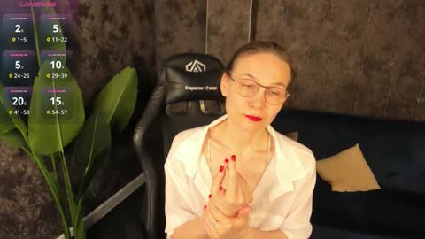 lillian_white1 online show from 03.17.26
