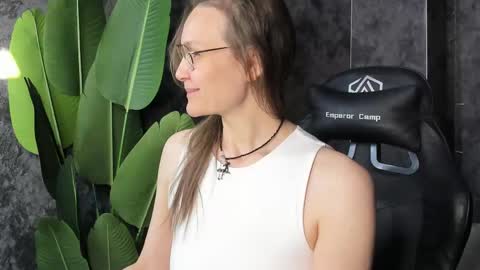 lillian_white1 online show from 05.03.26