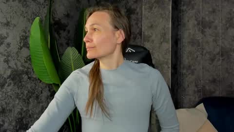 lillian_white1 online show from 05.04.26