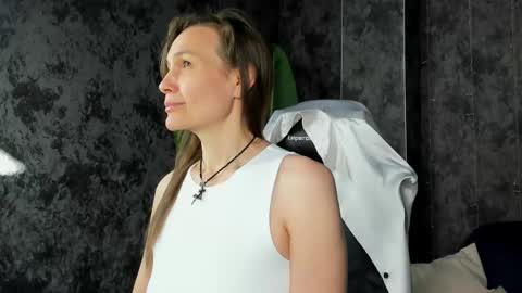 lillian_white1 online show from 05.05.26