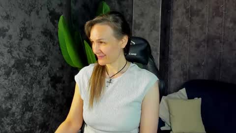lillian_white1 online show from 05.06.26