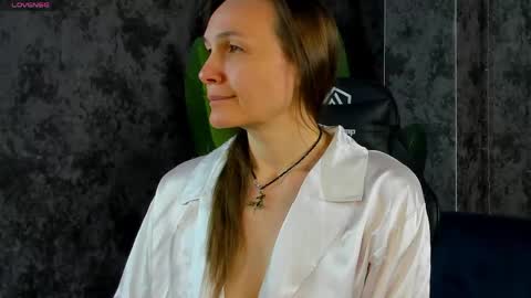 lillian_white1 online show from 05.17.26
