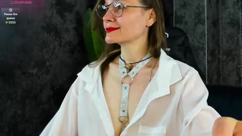 lillian_white1 online show from 05.19.26