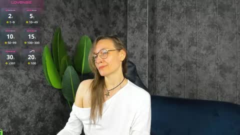 lillian_white1 online show from 05.24.26