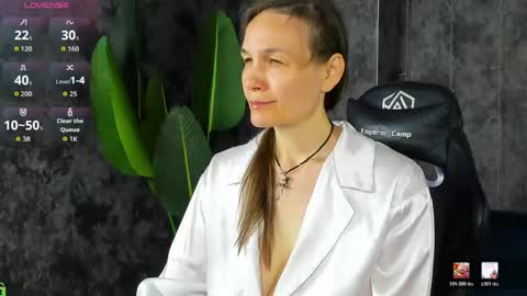 lillian_white1 online show from 06.08.26