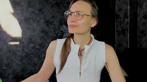 lillian_white1 online show from 06.17.26