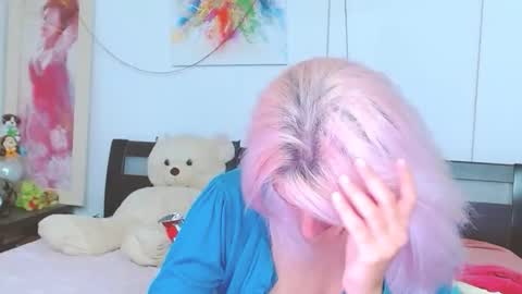 Lara online show from 10.28.25