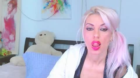 Lara online show from 12.02.25