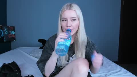Snapshot of lillie_berry chatting on 06.07.26 lillie_berry online show from 06.07.26