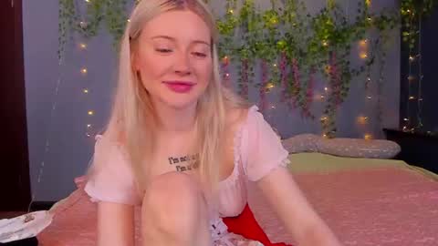 Snapshot of lillie_berry chatting on 08.06.26 lillie_berry online show from 08.06.26