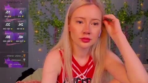 Snapshot of lillie_berry chatting on 08.07.26 lillie_berry online show from 08.07.26